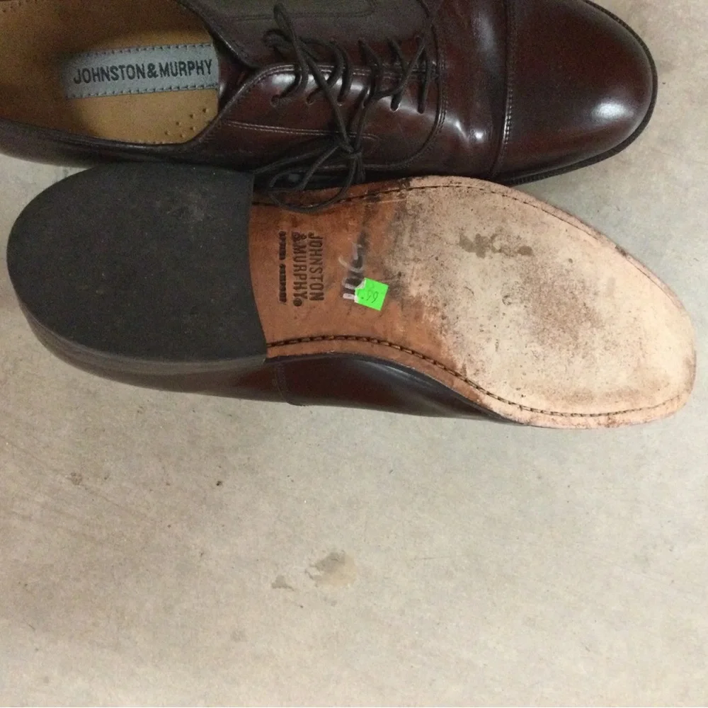 Johnston & Murphy Men’s Dark Brown Leather Cap-Toe Oxfords